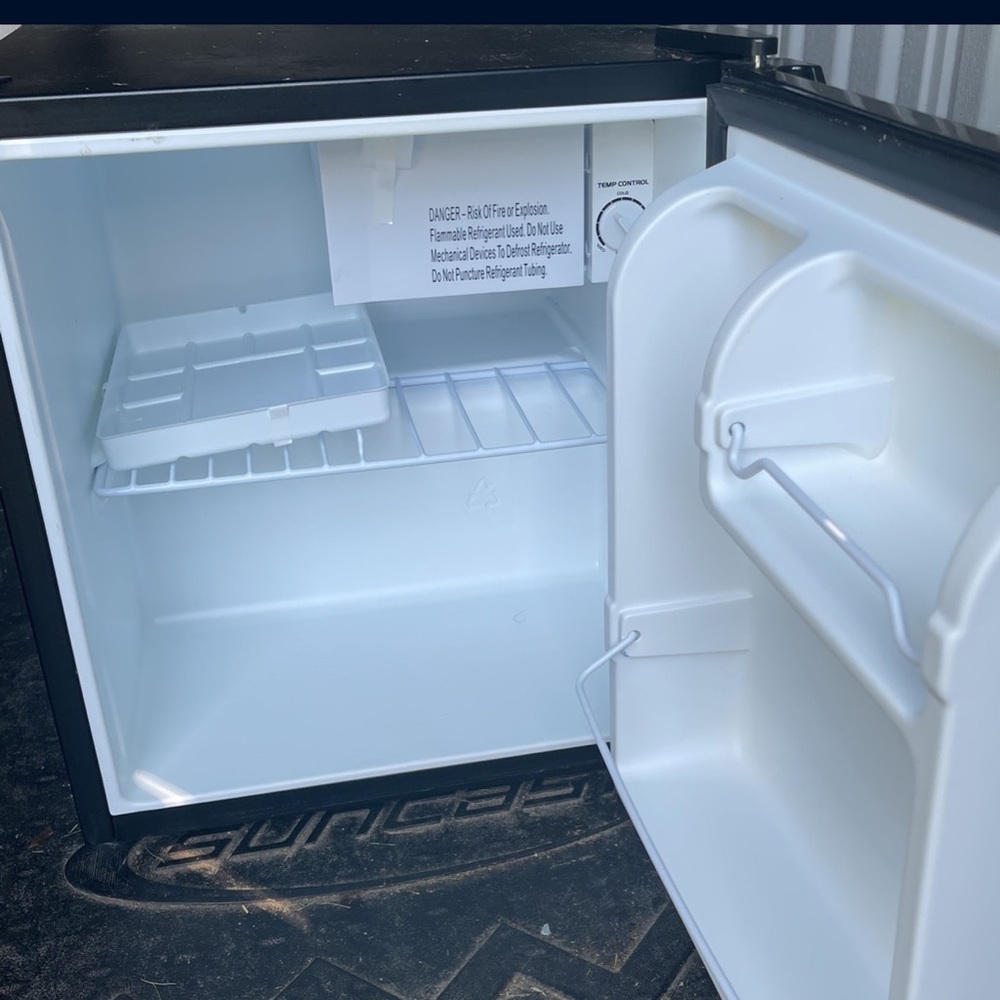I am selling My mini Fridge